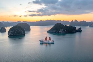 6141728431. Overview Indochina Sails 31